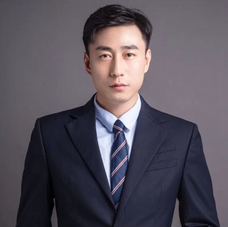王光华 视觉与舞美负责人